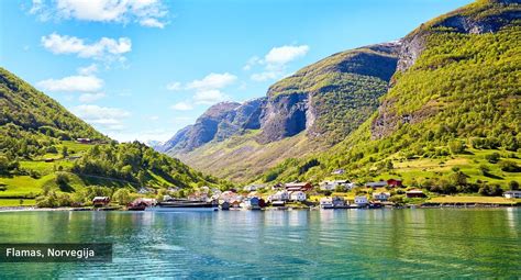 Norvegijos gamtovaizdis su sunkvežimiu