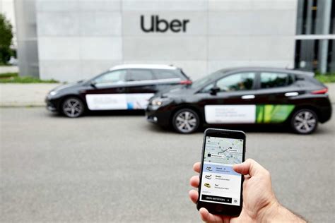 Infografika, iliustruojanti Uber Pro programos lygius ir atlygius