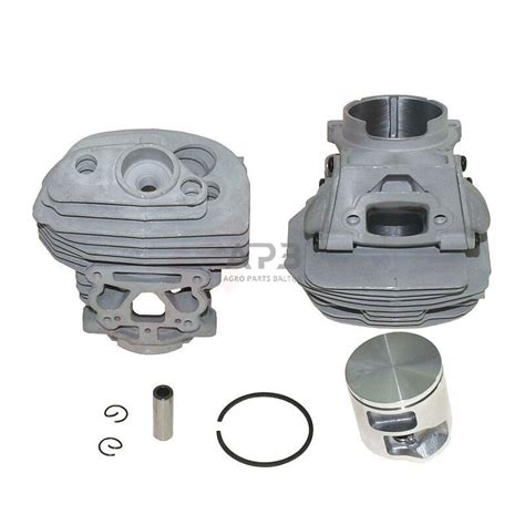 Scheminis variklio cilindro su stūmokliu ir vožtuvais vaizdas