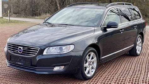 Volvo V70 universalas iš priekio