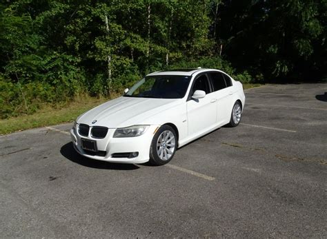 BMW 328i automobilio nuotrauka