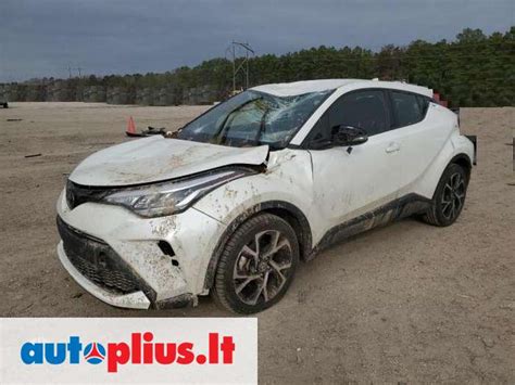 Toyota C-HR automobilis po avarijos