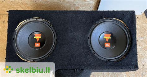 Schema, kaip prijungti JBL žemųjų dažnių garsiakalbį prie AV imtuvo