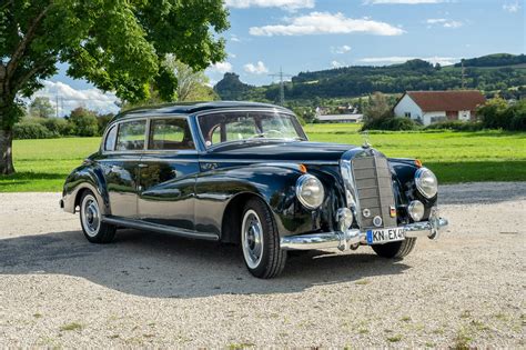 Klasikinis Mercedes-Benz W186 