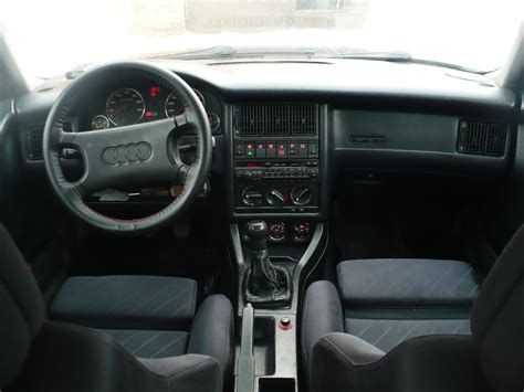 Audi 80 B4 interjeras