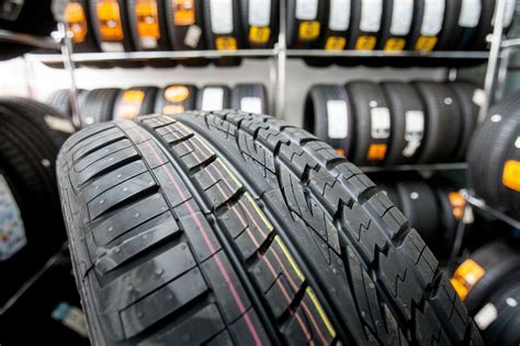Nuotrauka su pavyzdžiais netinkamo padangų naudojimo
