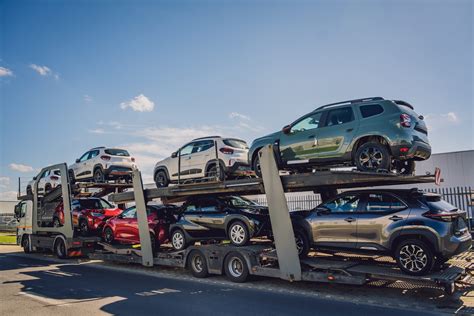 Infografika: automobilių pervežimo procesas