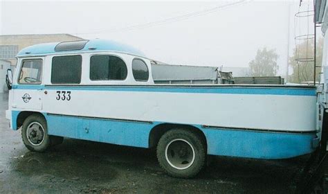 Automobilio techninės pagalbos sunkvežimis su tralu