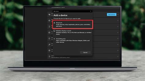 Scheminė iliustracija, kaip prijungti užvedimo kabelius prie dviejų automobilių