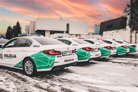 Lietuvos policijos automobilių parko iliustracija