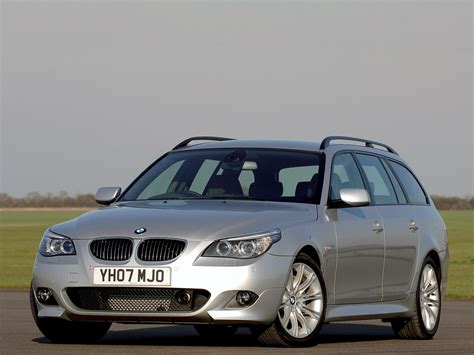 BMW E61 Touring automobilis žiemą