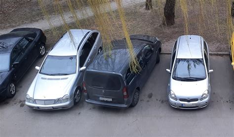 Automobilio statymas aikštelėje