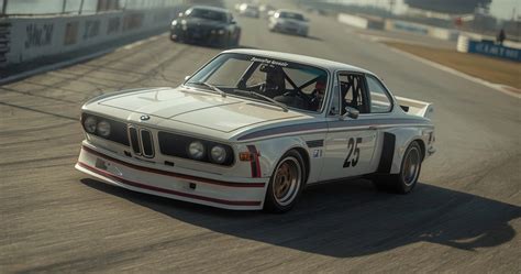 Istorinė BMW 3 serijos E21 modelio nuotrauka