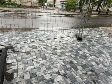 Susidėvėjusios ir naujos stabdžių trinkelės