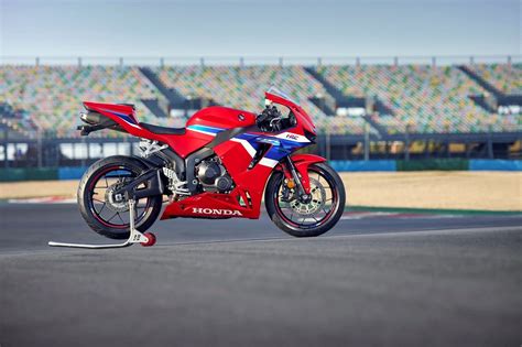 Honda CBR600RR vairavimo pozicija