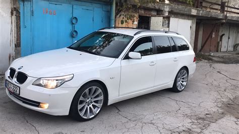 BMW E61 su R19 ratlankiais