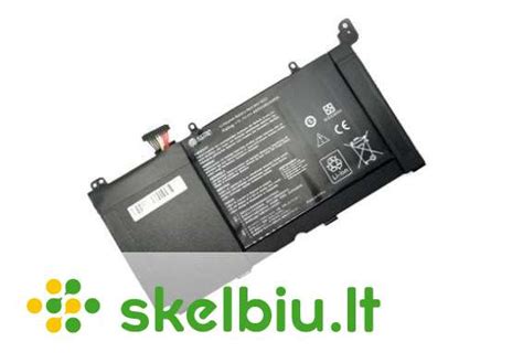 Etiketė ant nešiojamo kompiuterio baterijos su modelio numeriu