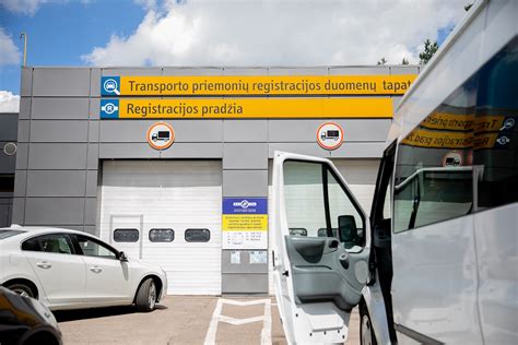 Ukrainiečiai registruoja automobilius VĮ Regitra