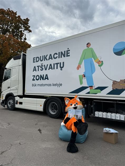 Sunkvežimio iliustracija su pažymėtomis aklosiomis zonomis