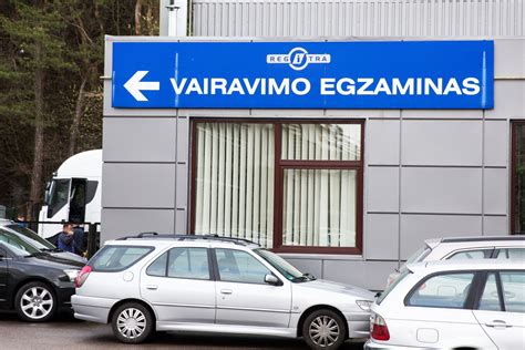 Vairavimo mokyklos automobiliai Regitros egzaminui