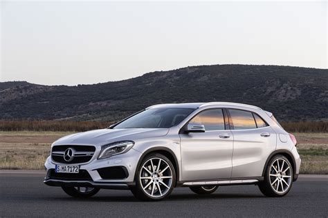 Mercedes Benz GLA automobilio nuotrauka