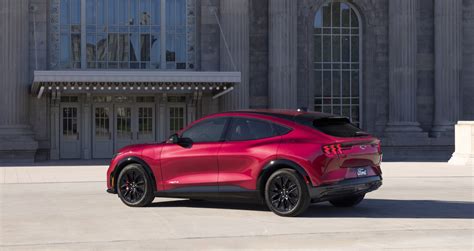 Ford Mustang Mach-E automobilis