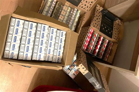 Kontrabandinių cigarečių pakeliai su Baltarusijos akcizo ženklais