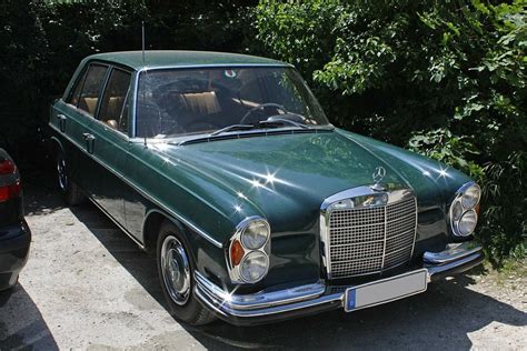 Istorinis Mercedes-Benz automobilis