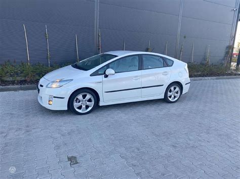 Toyota Prius automobilio istorija ir populiarumas