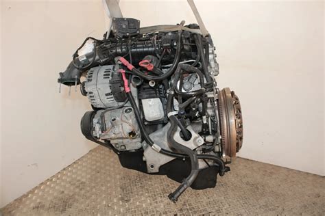 BMW F11 variklio skyrius