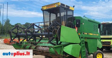 John Deere 1042 kombainas