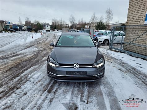 Volkswagen automobiliai mieste ir užmiestyje