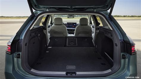 Volkswagen Passat interjeras ir bagažinė