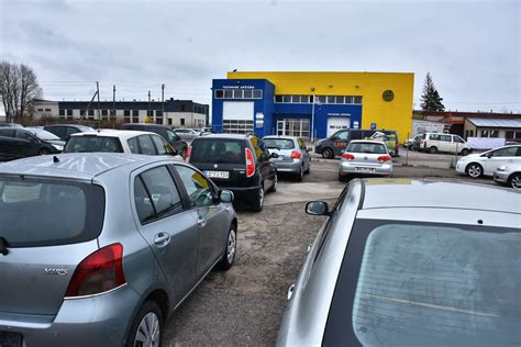 Vokietijos automobilių pardavimo aikštelė