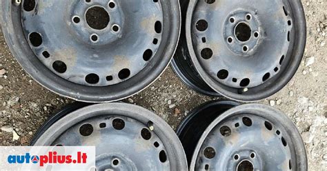 Autoplius.lt skelbimų lentos vaizdas su ratlankių dangteliais