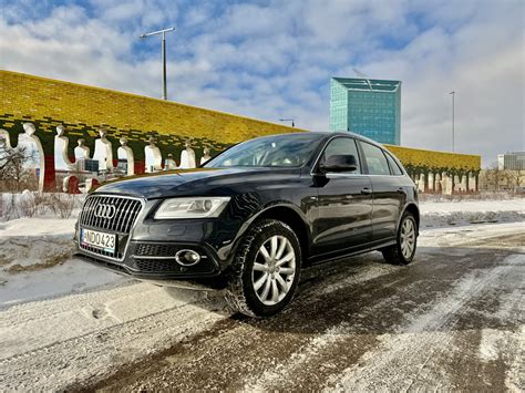 Automobilio Audi Q5 ir Ford Focus susidūrimas