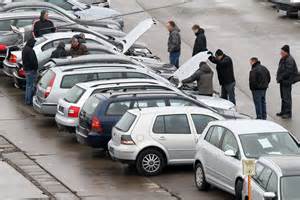 Grafikas: Automobilių vertės kritimas laikui bėgant