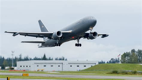 JAV degalų papildymo ore lėktuvas KC-135