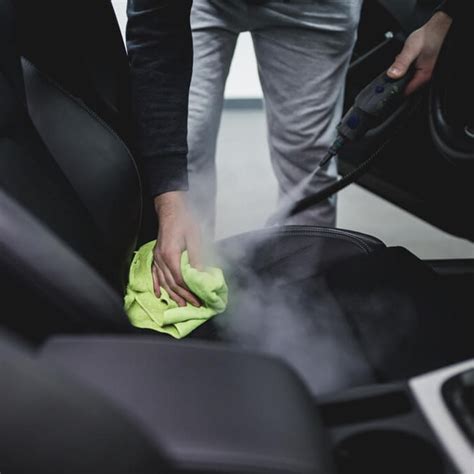 Automobilio salono cheminio valymo procesas