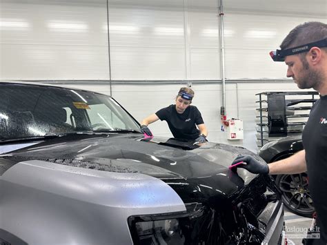 Skaičiuoklė automobilių apklijavimo plėvele kainai nustatyti