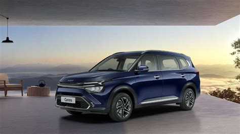 Kia Carens interjero nuotrauka su akcentu ant įrangos