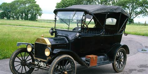 Ford Model T gamykloje