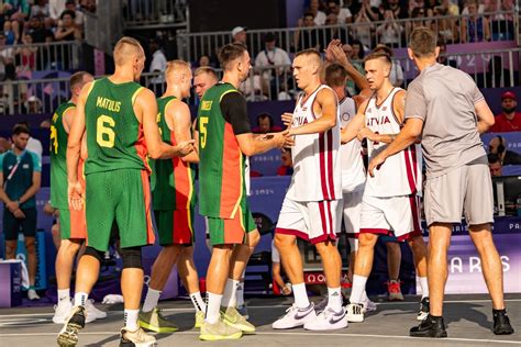 Lietuvos ir Latvijos krepšinio komandų istorinės nuotraukos