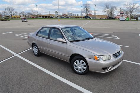 Toyota Corolla 2002 variklio skyrius