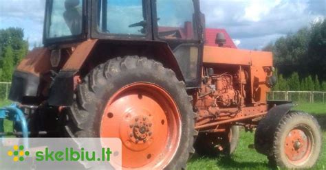 JUMZ traktorius laukuose