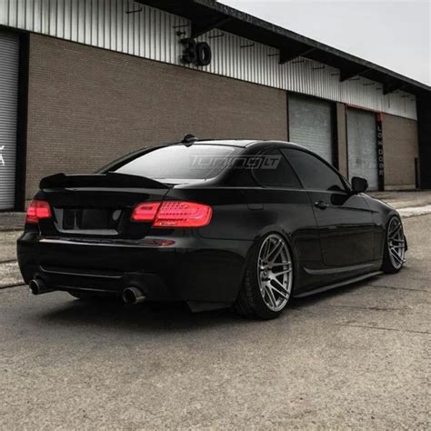 BMW E36 Coupe juodas stogas detalė