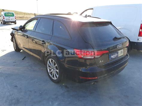 Nuotrauka su Audi A4 automobilio detale - stabilizatoriaus traukle