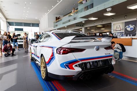 Naujojo BMW 3.0 CSL dizaino detalės su M spalvomis