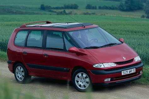 Nuotrauka su skirtingais Renault Espace valytuvų varikliukų modeliais