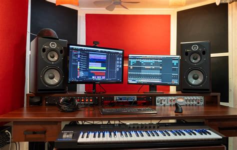 Nuotrauka, kaip atrodo profesionali įrašų studija su Blue Yeti mikrofonu